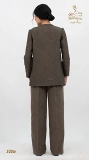 نمای پشت ست کت و شلوار فوتر قهوه‌ای تیره تریسین | Blazer and Trousers Set
