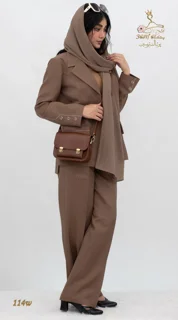 نمای ظاهری استایل‌دار ست کت و شلوار لینن نازک خنثی نسکافه‌ای تریسین | Blazer and Trousers Set