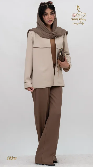 نمای جلو ست کت و شلوار کرپ مازراتی کجراه خنثی نسکافهای تریسین | Blazer and Trousers Set