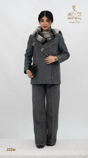 نمای ظاهری استایل‌دار ست کت و شلوار فوتر خاکستری تریسین | Blazer and Trousers Set