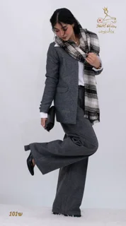 نمای ظاهری استایل‌دار ست کت و شلوار فوتر خاکستری تریسین | Blazer and Trousers Set