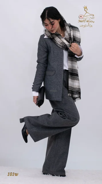 نمای ظاهری استایل‌دار ست کت و شلوار فوتر خاکستری تریسین | Blazer and Trousers Set