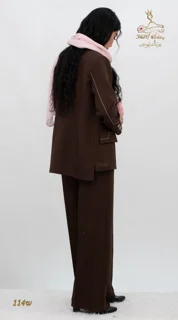 نمای ۳/۴ پشت چپ ست کت و شلوار کرپ مازراتی کج‌راه قهوه‌ای تیره تریسین | Blazer and Trousers Set
