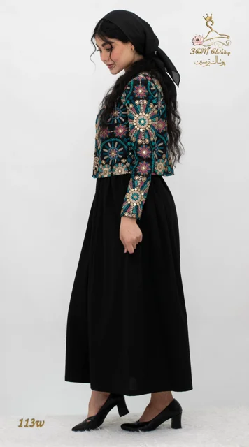 نمای بغل چپ ست شومیز سارافون کرپ مازراتی کج‌راه مشکی زغالی تریسین | Blouse and pinafore dress set