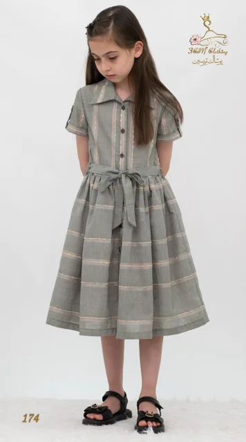 نمای جلو پیراهن روزمره لینن کره‌ای خاکستری غباری تریسین | Casual Dress