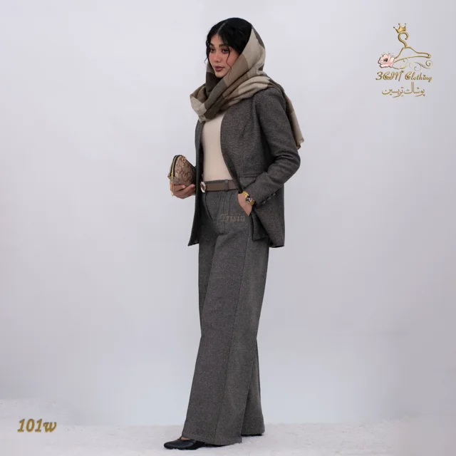 نمای جلو ست کت و شلوار فوتر نسکافه‌ای روشن تریسین | Blazer and Trousers Set