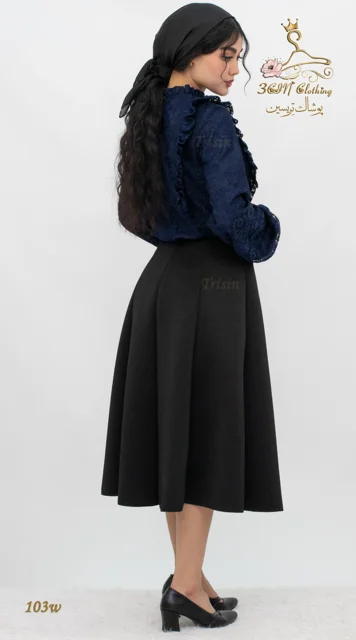 نمای ۳/۴ پشت شومیز دانتل آبی نفتی سورمه ای تریسین | Trisin Shirt Blouse Navy Blue Lace