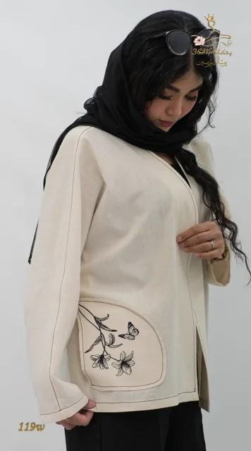 نمای بغل راست بلوز لینن نازک مشکی تریسین | Trisin Blouse Black Lightweight Linen